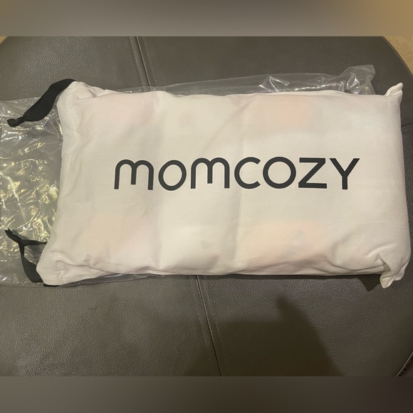 Momcozy Floral Baby Muslin Swaddle Blanket Set - Peach, White, and Navy - Picture 3 of 7